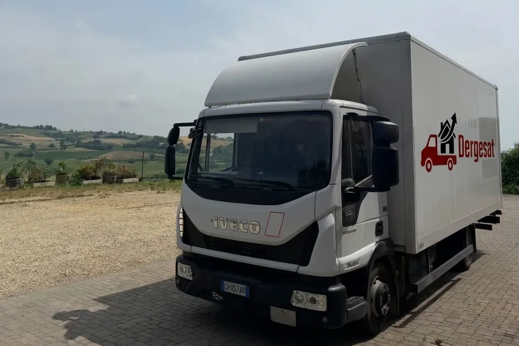 Camion Iveco Dergesat per traslochi